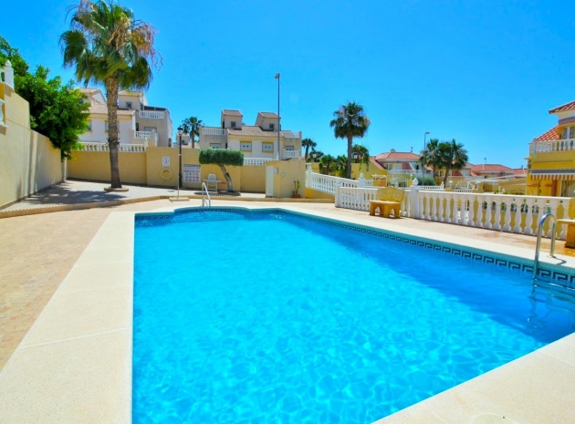 Resale - Townhouse - Villamartin - bosque de las lomas