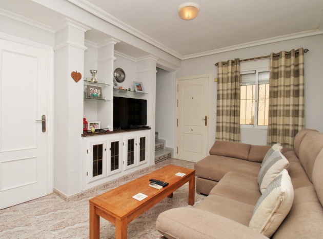 Resale - Townhouse - Villamartin - bosque de las lomas