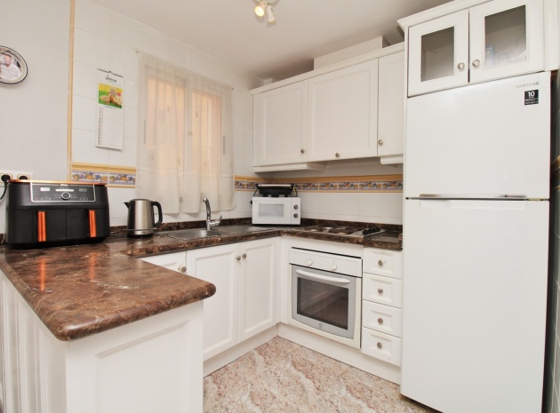 Resale - Townhouse - Villamartin - bosque de las lomas