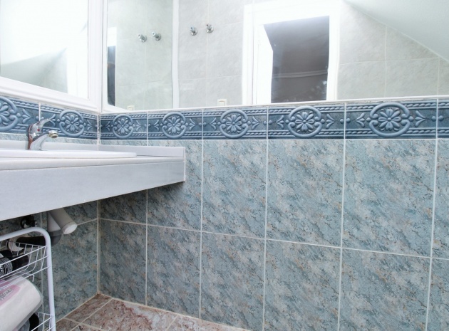 Resale - Townhouse - Villamartin - bosque de las lomas