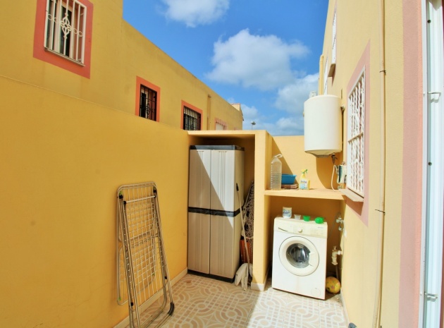 Resale - Townhouse - Villamartin - bosque de las lomas