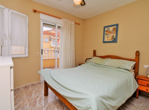 Resale - Townhouse - Villamartin - bosque de las lomas