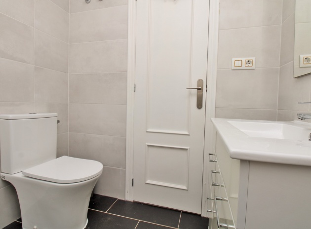 Resale - Townhouse - Villamartin - bosque de las lomas