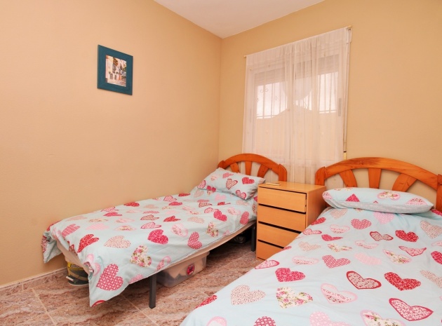 Resale - Townhouse - Villamartin - bosque de las lomas