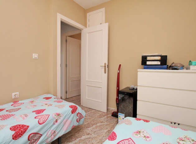 Resale - Townhouse - Villamartin - bosque de las lomas
