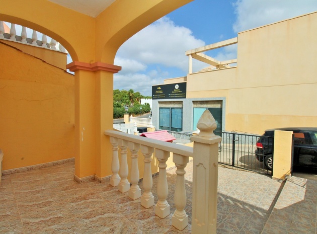 Resale - Townhouse - Villamartin - bosque de las lomas