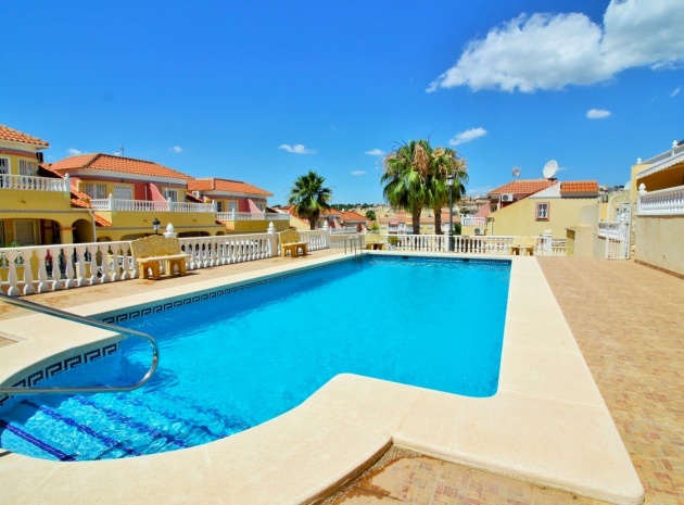 Resale - Townhouse - Villamartin - bosque de las lomas