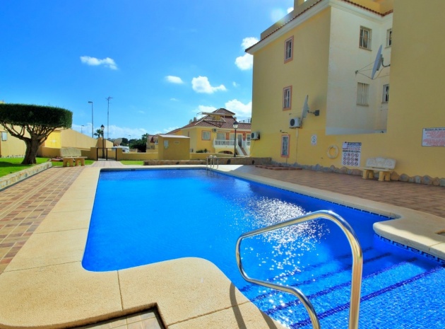 Resale - Townhouse - Villamartin - bosque de las lomas