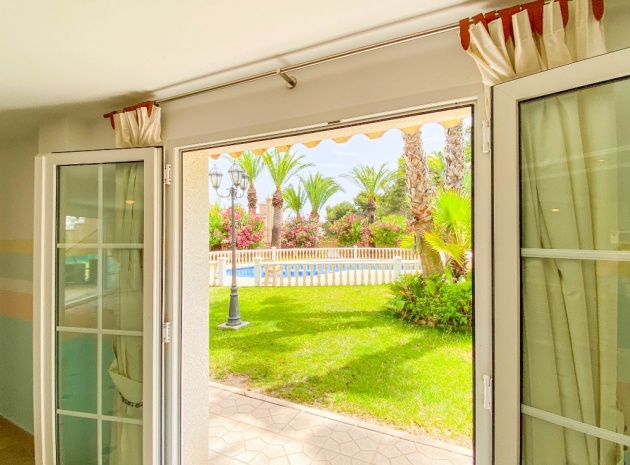 Återförsäljning - Villa - Orihuela - Villamartin