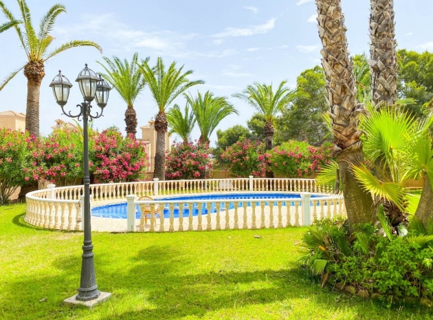 Återförsäljning - Villa - Orihuela - Villamartin