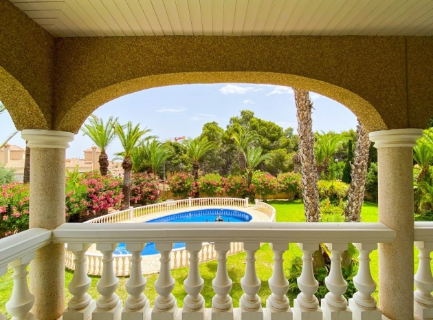 Återförsäljning - Villa - Orihuela - Villamartin