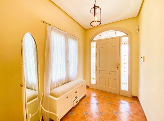 Återförsäljning - Villa - Orihuela - Villamartin