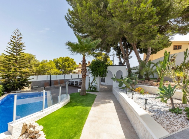 Återförsäljning - Villa - Orihuela - Los Balcones