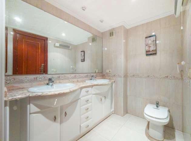 Wiederverkauf - Wohnung - Torrevieja - Torrevieja Centro