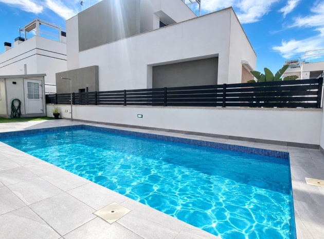 Wiederverkauf - Villa - Orihuela - Villamartin