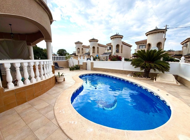 Wiederverkauf - Villa - Villamartin - El Galan