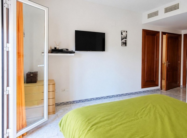 Resale - Apartment - Torrevieja - Playa De Los Locos