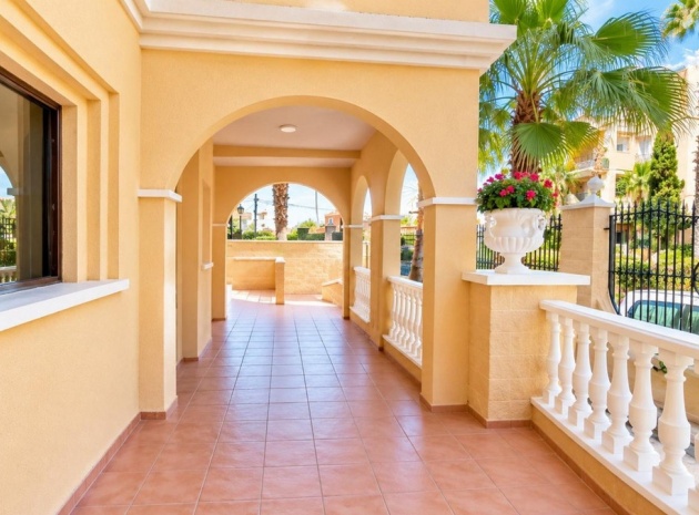 Resale - Apartment - Torrevieja - Playa De Los Locos