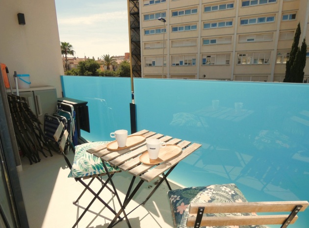 Resale - Apartment - Torrevieja - Torrevieja Centro