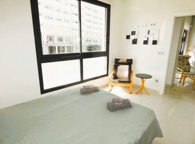 Resale - Apartment - Torrevieja - Torrevieja Centro