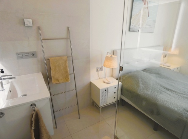Resale - Apartment - Torrevieja - Torrevieja Centro