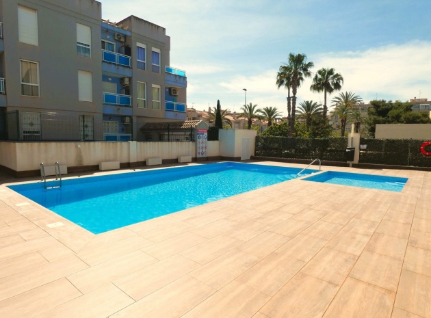 Resale - Apartment - Torrevieja - Torrevieja Centro