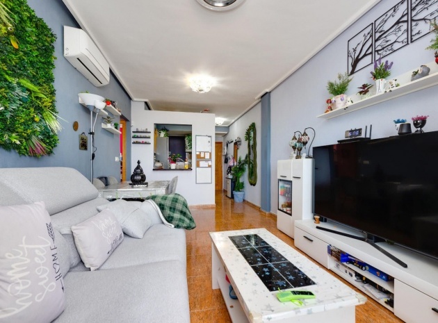 Resale - Apartment - Torrevieja - Torrevieja Centro
