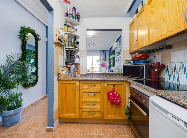 Resale - Apartment - Torrevieja - Torrevieja Centro