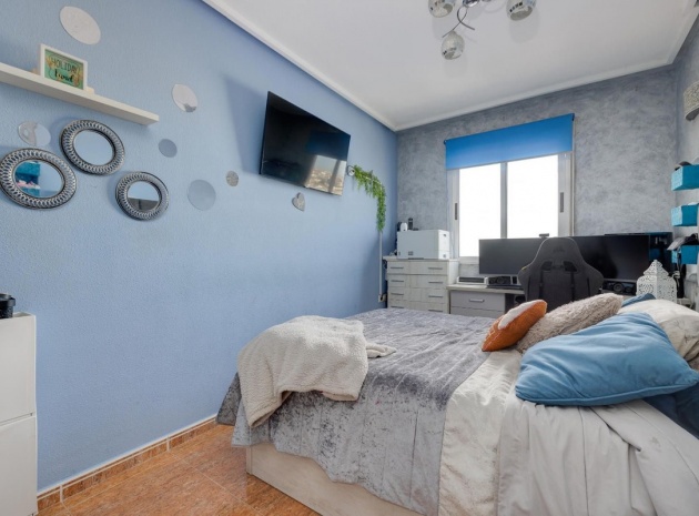 Resale - Apartment - Torrevieja - Torrevieja Centro
