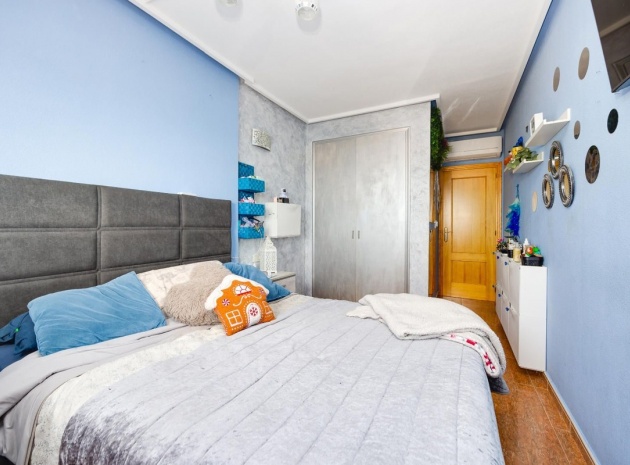 Resale - Apartment - Torrevieja - Torrevieja Centro