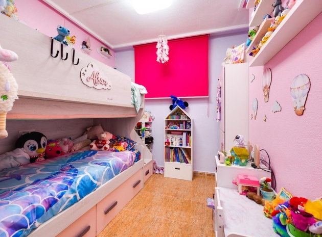 Resale - Apartment - Torrevieja - Torrevieja Centro