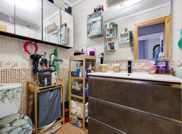 Resale - Apartment - Torrevieja - Torrevieja Centro
