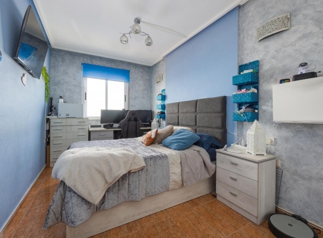 Resale - Apartment - Torrevieja - Torrevieja Centro