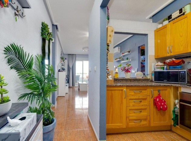 Resale - Apartment - Torrevieja - Torrevieja Centro