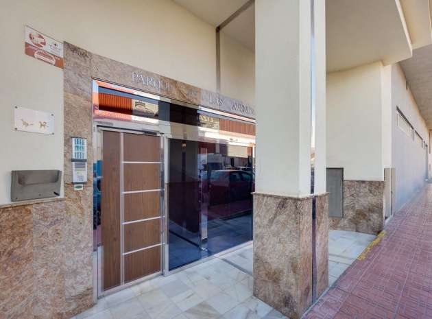 Resale - Apartment - Torrevieja - Torrevieja Centro