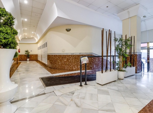 Resale - Apartment - Torrevieja - Torrevieja Centro