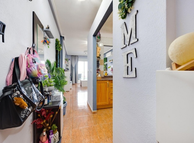 Resale - Apartment - Torrevieja - Torrevieja Centro