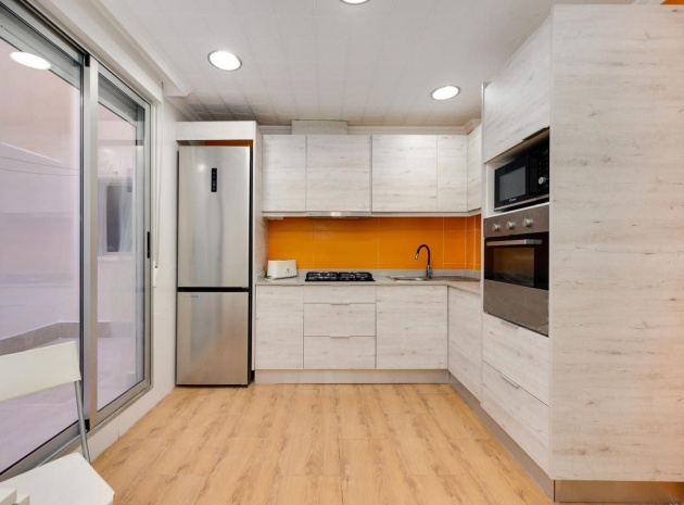 Återförsäljning - Lägenhet - Torrevieja - Torrevieja Centro