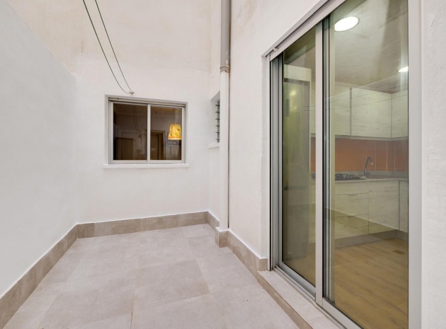 Återförsäljning - Lägenhet - Torrevieja - Torrevieja Centro