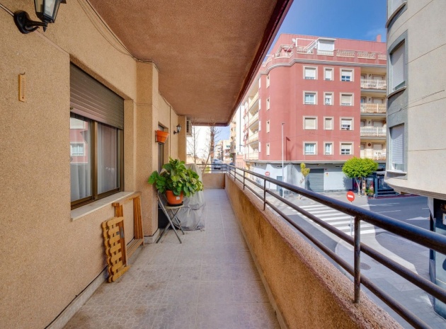 Återförsäljning - Lägenhet - Torrevieja - Torrevieja Centro