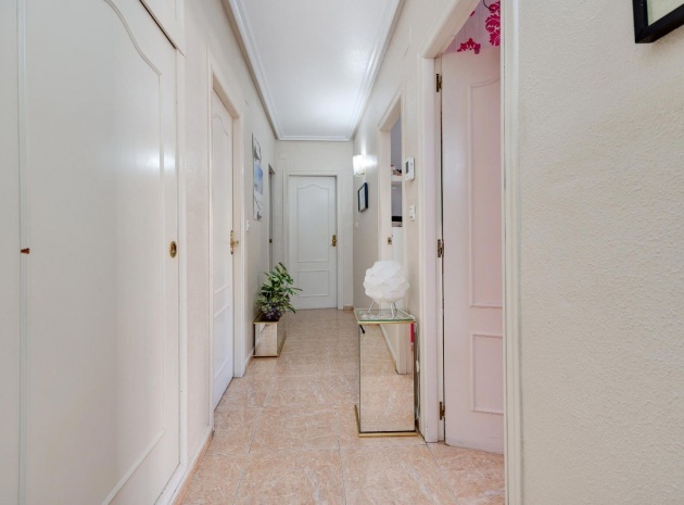 Återförsäljning - Lägenhet - Torrevieja - Torrevieja Centro