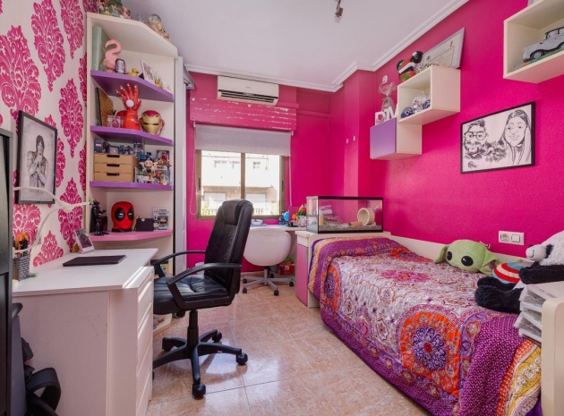 Återförsäljning - Lägenhet - Torrevieja - Torrevieja Centro