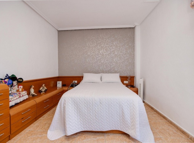 Återförsäljning - Lägenhet - Torrevieja - Torrevieja Centro
