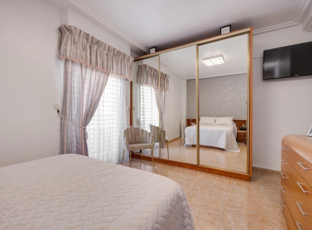 Återförsäljning - Lägenhet - Torrevieja - Torrevieja Centro