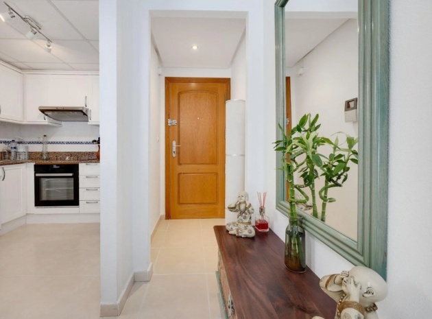 Resale - Apartment - Torrevieja - Torrevieja Centro