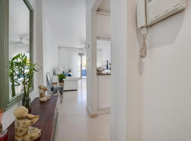 Resale - Apartment - Torrevieja - Torrevieja Centro