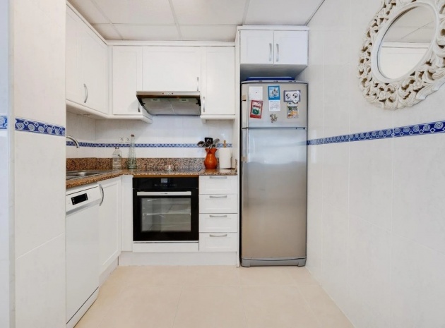 Resale - Apartment - Torrevieja - Torrevieja Centro