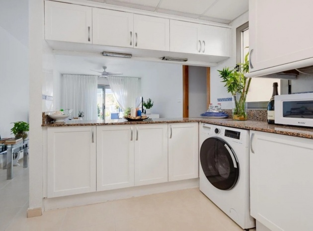 Resale - Apartment - Torrevieja - Torrevieja Centro