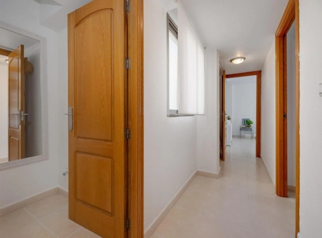 Resale - Apartment - Torrevieja - Torrevieja Centro