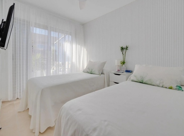 Resale - Apartment - Torrevieja - Torrevieja Centro